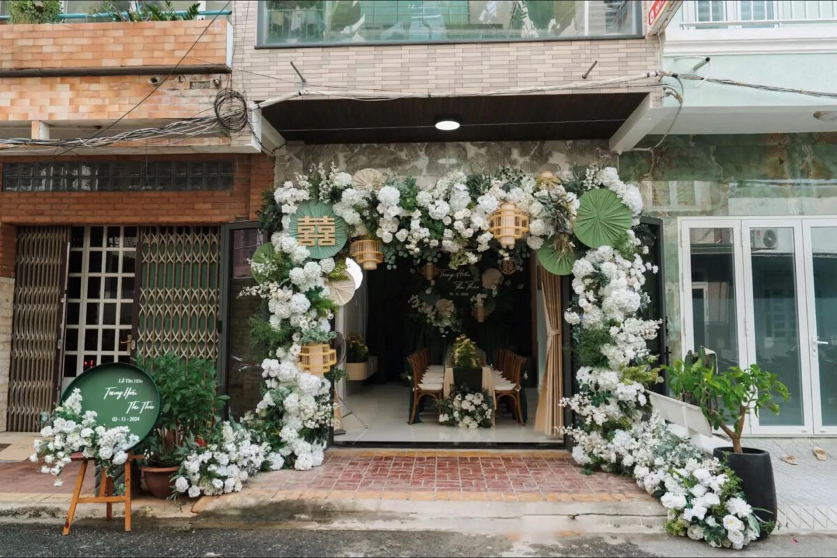 Đám Cưới Hà Tĩnh: Điểm Nhấn Tinh Tế Với Vải Nhung Xanh Truyền Thống
